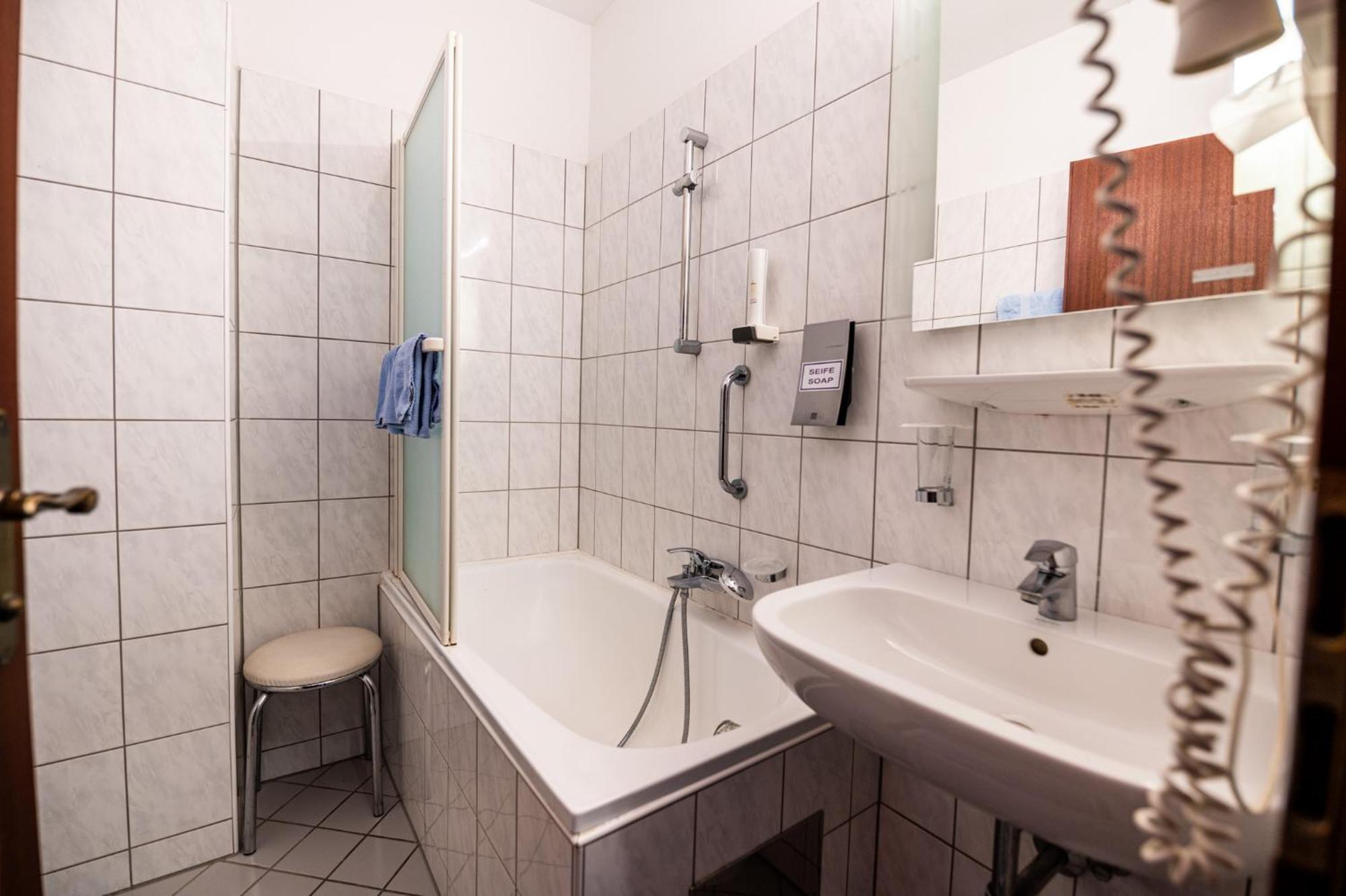 Hotel Alter Telegraf Грац Экстерьер фото